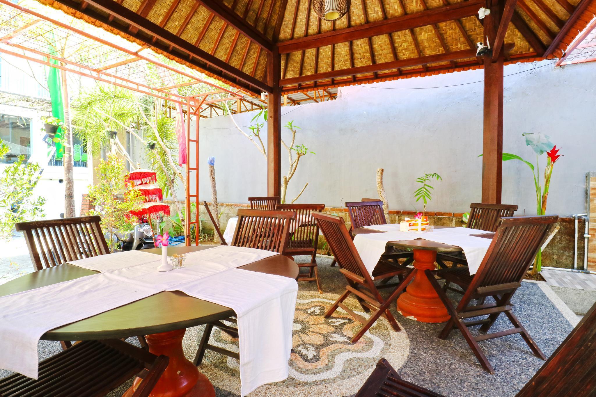 Taste Of Bali Hostel Kuta Lombok Exteriör bild