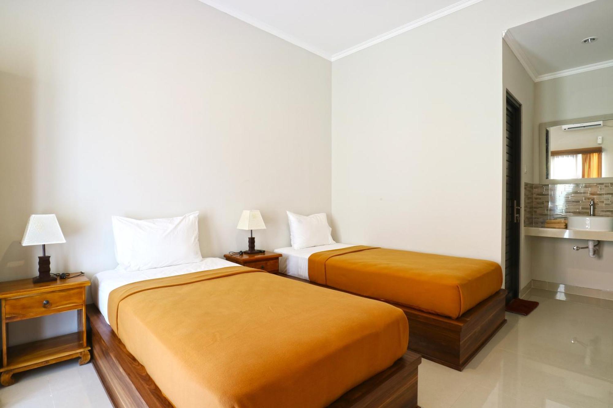 Taste Of Bali Hostel Kuta Lombok Exteriör bild