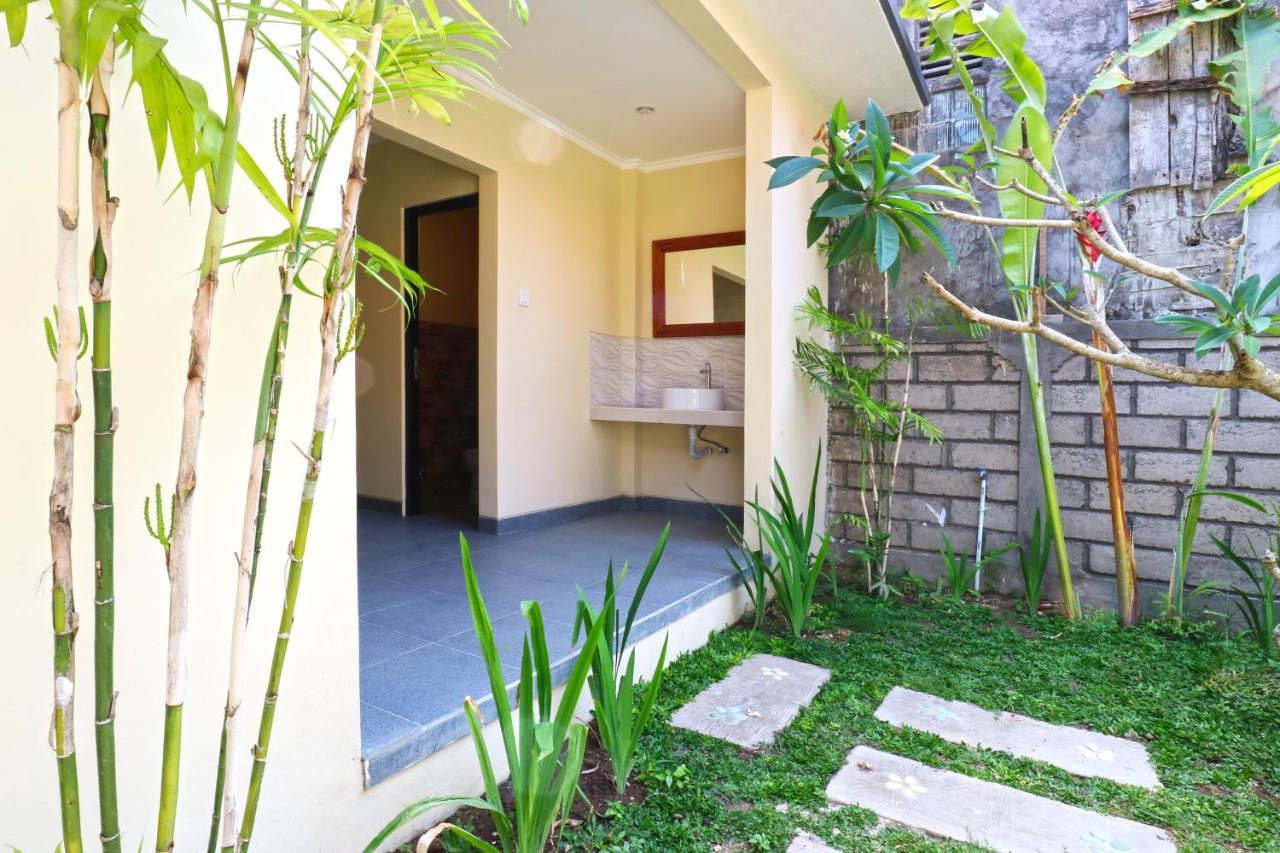 Taste Of Bali Hostel Kuta Lombok Exteriör bild