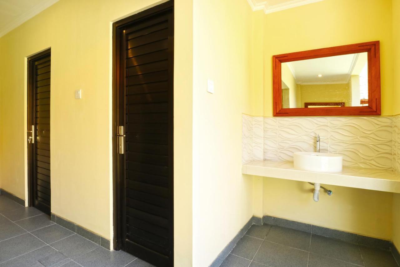 Taste Of Bali Hostel Kuta Lombok Exteriör bild